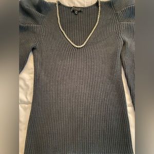 Ladies Express green v neck sweater with rhinestones new never worn